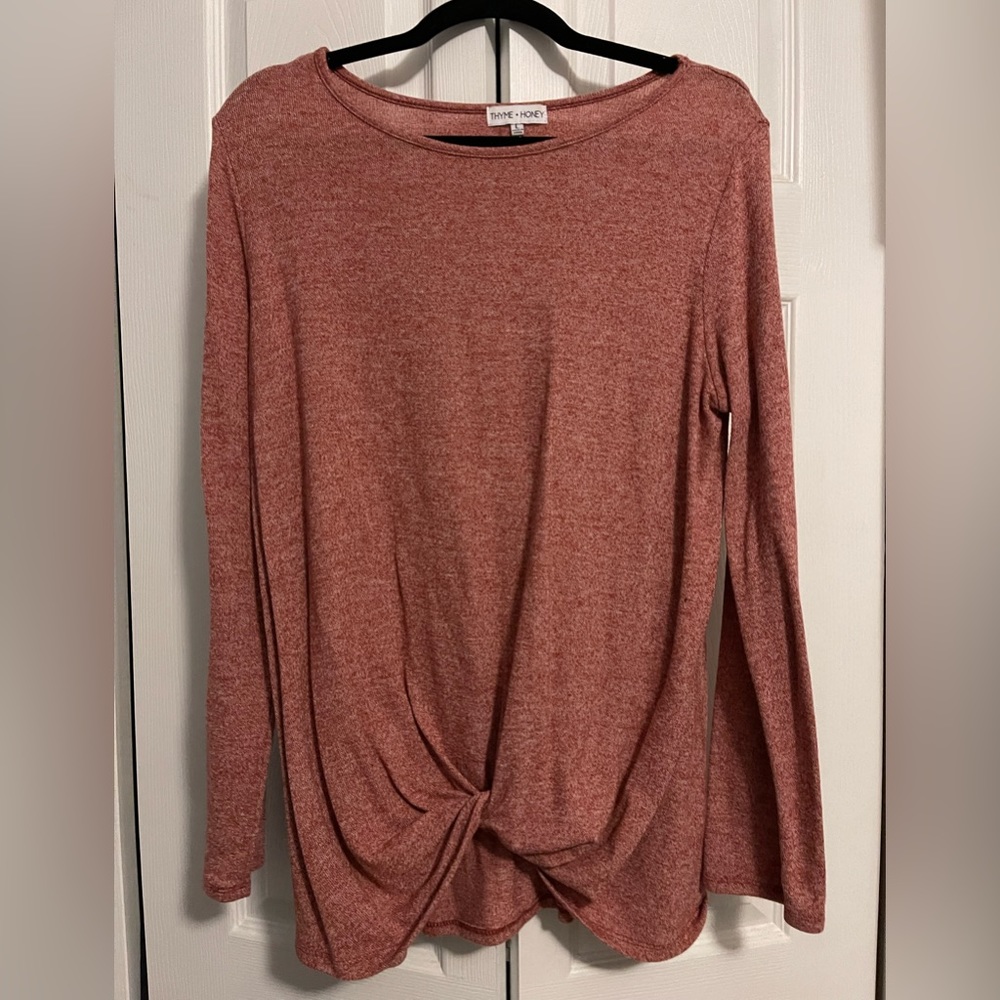 Women’s bottom knot top